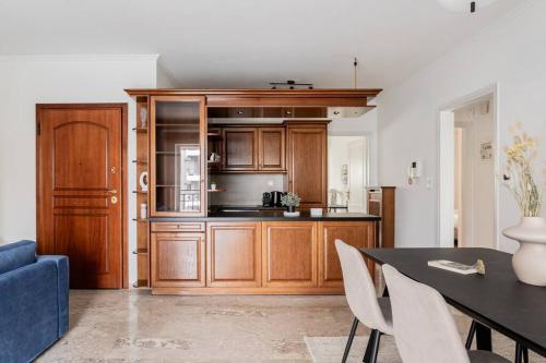 Faliro Sunlit 3BR Apartment by UPSTREET - image 4