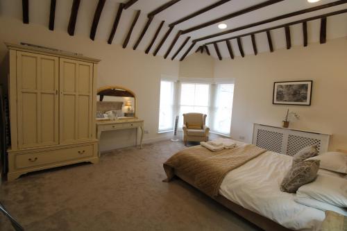 The Warren @ Short Stays - image 12