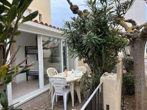 Appartement T2 cabine avec grande terrasse, proche plage, parking et équipements complets - FR-1-387-165 - Location saisonnière - Marseillan