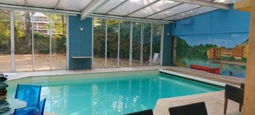 EXIGEHOME-Maison avec piscine et tennis à 30 min de Paris - Location saisonnière - Saint-Gratien