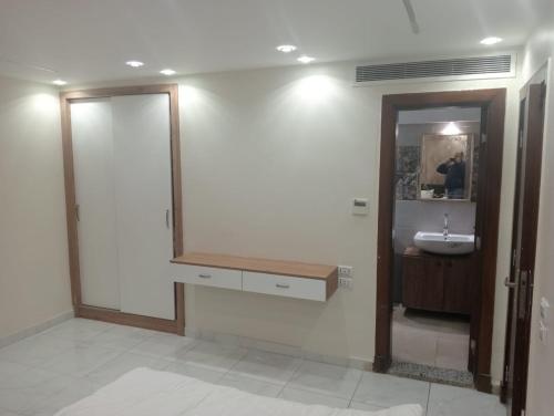لاصحاب التميز شقة راقية في المهندسين بالقرب من جامعة الدول والنيل, Kair (zdjęcie 4)