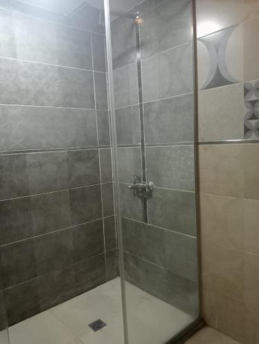 لاصحاب التميز شقة راقية في المهندسين بالقرب من جامعة الدول والنيل, Kair (zdjęcie 8)