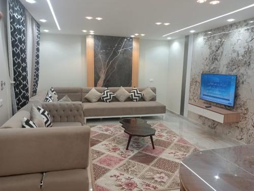 لاصحاب التميز شقة راقية في المهندسين بالقرب من جامعة الدول والنيل, Kair (zdjęcie 10)