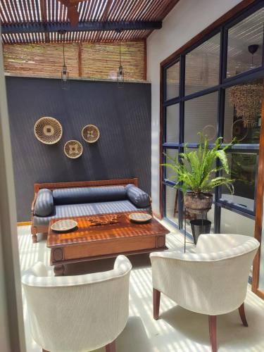 Suite with Garden View image 9