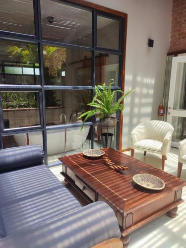 Suite with Garden View image 8
