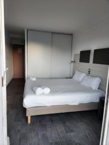 Logis Hôtel Restaurant les Charmettes Room Type - Double Room