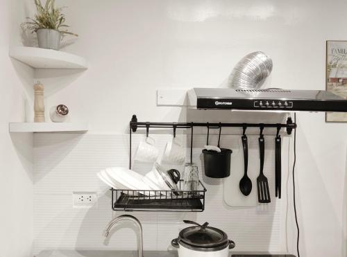 Kitchen, Cabin Hub’s: Minimalist- Country Style Staycation in San Jose (Nueva Ecija)