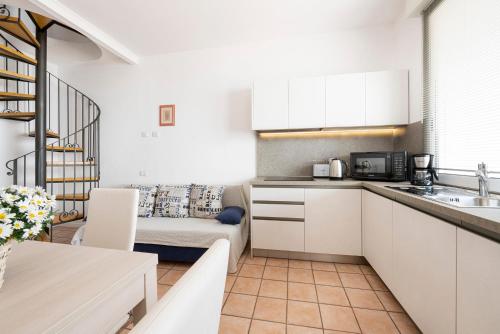 One-Bedroom Apartment with Balcony Lake View