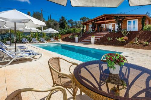 Design Chalet in Albufeira With Private Pool gîte à louer Assumadas de Algoz