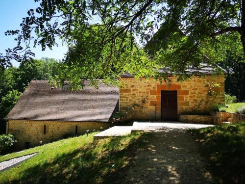 Maison climatisée avec jacuzzi à 10 min de Sarlat - Location saisonnière - Sarlat-la-Canéda