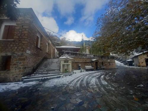 Konstantina 2 in Zarouhla