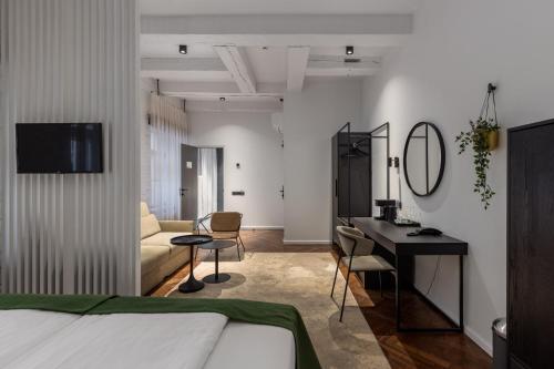 Executive Double Room image 2