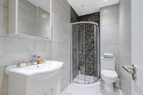City Sparrow Apartment 2B, London (photo 9)
