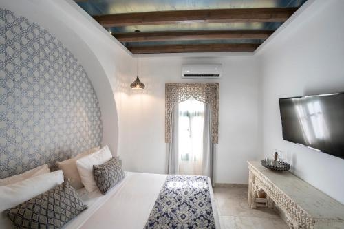 Classic Double Room with View image 10