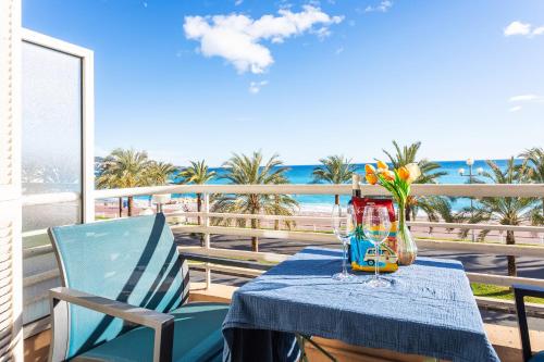 BAMBOO PLAGE AP4220 by Riviera Holiday Homes, Nice