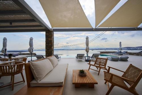 ผับ/เลาจน์, Kymo Luxury Suites Paros in โคลิมปิเทรส