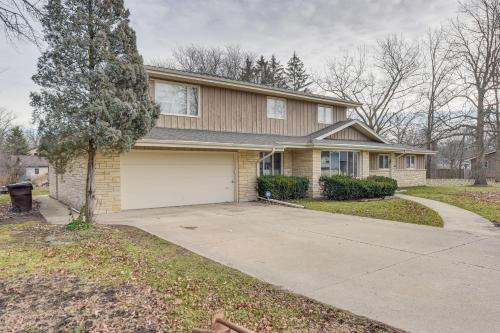 Convenient Racine Home 4 Mi to Lake Michigan! in 威斯康星州拉辛 (WI)