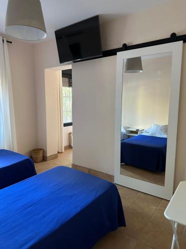 Hostal Moscatel Room Type - Twin Room with Extra Bed