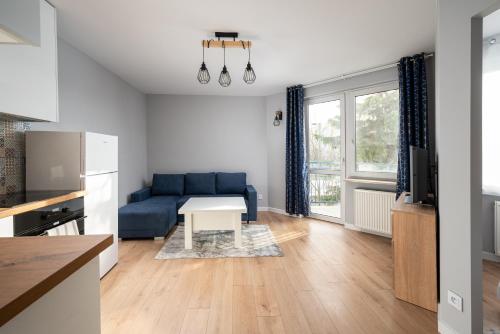 Bemowo Lazurowa Chic Apartment by BookingHost, Варшава