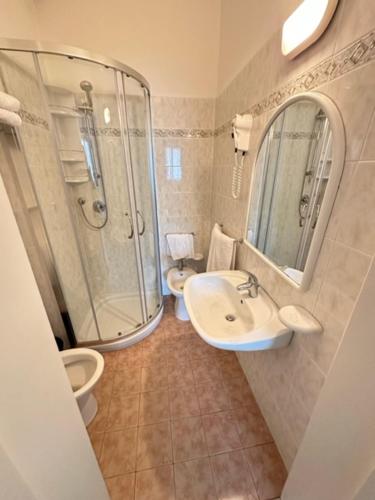 Quadruple Room with Private Bathroom