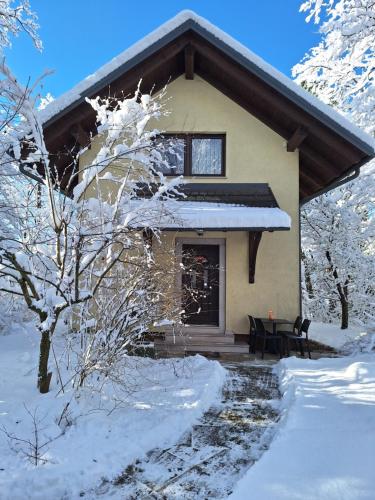 B&B Kranj - Holiday Home Lemut - Bed and Breakfast Kranj