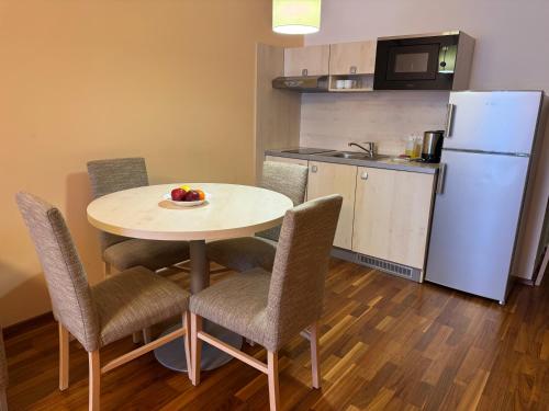 Apartment 416 with mountain view in Hotel Crocus, Strbske Pleso, Štrbské Pleso (Foto 8)