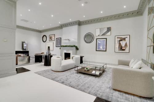 Airport Proximity Apartment at Crystal City in Arlington, USA