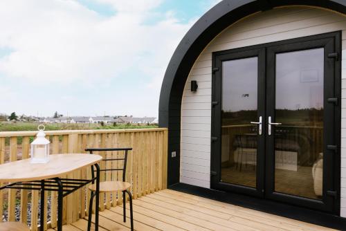 Balkons/terase, Easkey Glamping Village in Easky