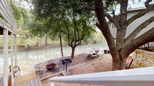 Earth Haus in New Braunfels, USA
