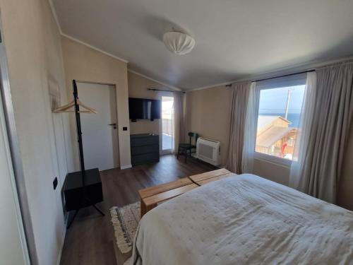 Deluxe Double Room with Side Sea View