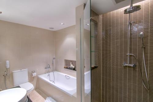 room detail thumbnail 2