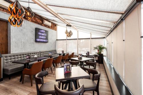 Restaurant, Village Hotel Manchester Cheadle in Manchester Airport