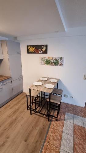 Kitchen, Wohnen auf Zeit - perfekt fur Grenzganger, Wochenend-Heimkehrer und Berufsreisende in Schworstadt