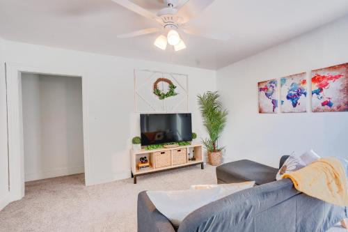 Charming Pottstown Apartment - Walk to Town! in Pottstown, USA