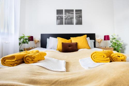 Cozy Panorama Apartment next to the Buda Castle - Tap to explore photos