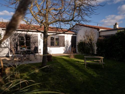 Holiday Home Zeewind 223 with parking by Interhome in Brēdene