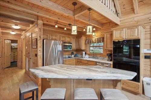 Wolf Den cabin thumb 4