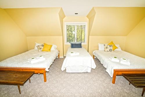 The Wobbly House - With Private In-Law Apartment in Killington, USA