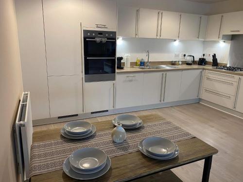 Crawley 2bed Apartament close to Gatwick Airport