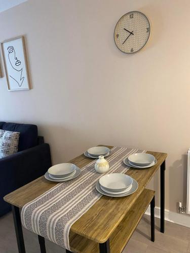 Crawley 2bed Apartament close to Gatwick Airport