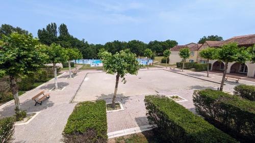 Charmante Maison Duplex en résidence avec piscine à Monflanquin