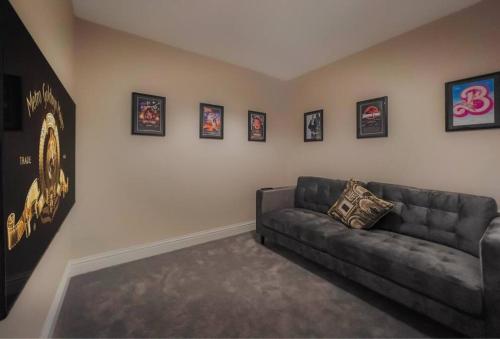 2BR Luxury Penthouse, Cinema Room, Private Parking - By Tempstay, Windsor (photo 8)
