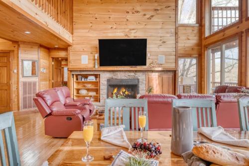 Thunder Mountain by AvantStay Views Hot Tub in Pittman Center, USA