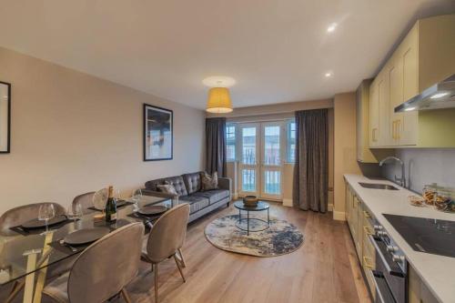 2BED 2BATH Bliss, Private Parking - By Tempstay, Windsor