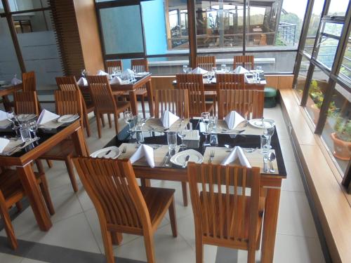 مطعم, We Hotel and Suites                                                                              in سبرينج فالي