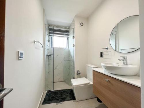 Stylish & Luxury Two Bed Apartment, Accra (photo 4)