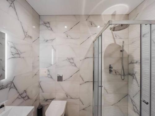 Castle Views - 2 Bed 2 Bath - Free Parking - By Tempstay, Windsor (zdjęcie 2)