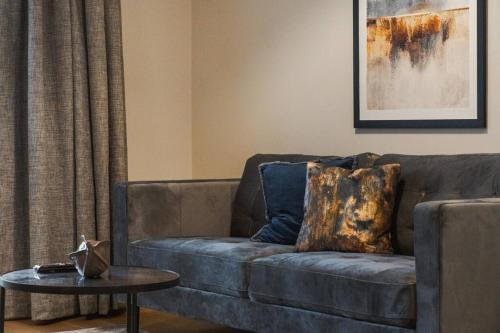 Castle Views - 2 Bed 2 Bath - Free Parking - By Tempstay, Windsor (zdjęcie 3)