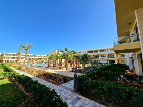 Spacious and stylish 2 BR unit in El Gouna - Tap to explore photos
