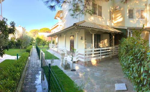 Family Villa at Gjiri Lalzit